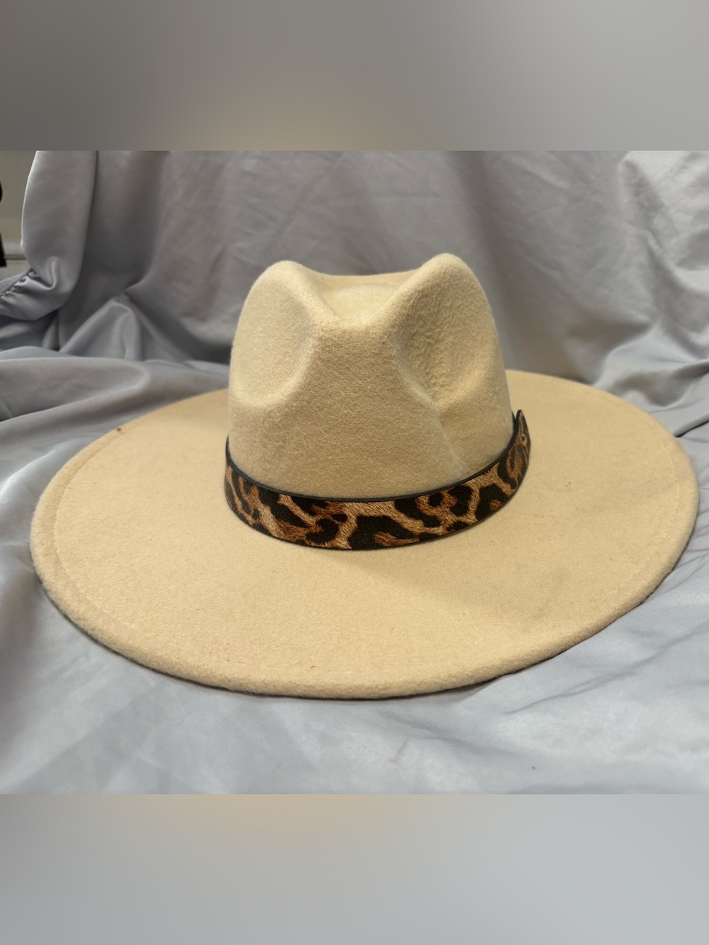 Lulu's Cream Felt Fedora with Leopard-Print Band